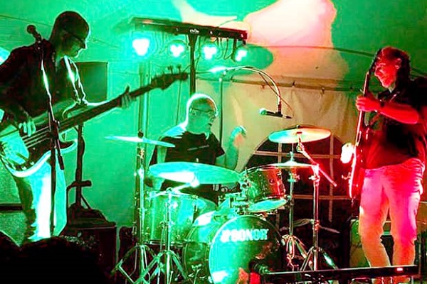 LIVE MUSIC FRIDAYS - MECTRIO